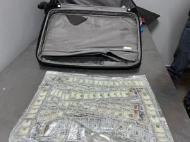 Aduanas retiene $170,000 no declarados a ciudadano colombiano