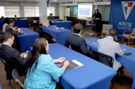 Aduanas expone avances en digitalización ante miembros de APEDE