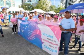 Aduanas se une a la campaña de la cinta rosada y celeste