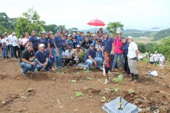 Aduanas participa de "III Jornada de Reforestación" a nivel nacional