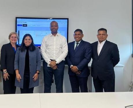 A Panamanian Customs Delegation visits the UK